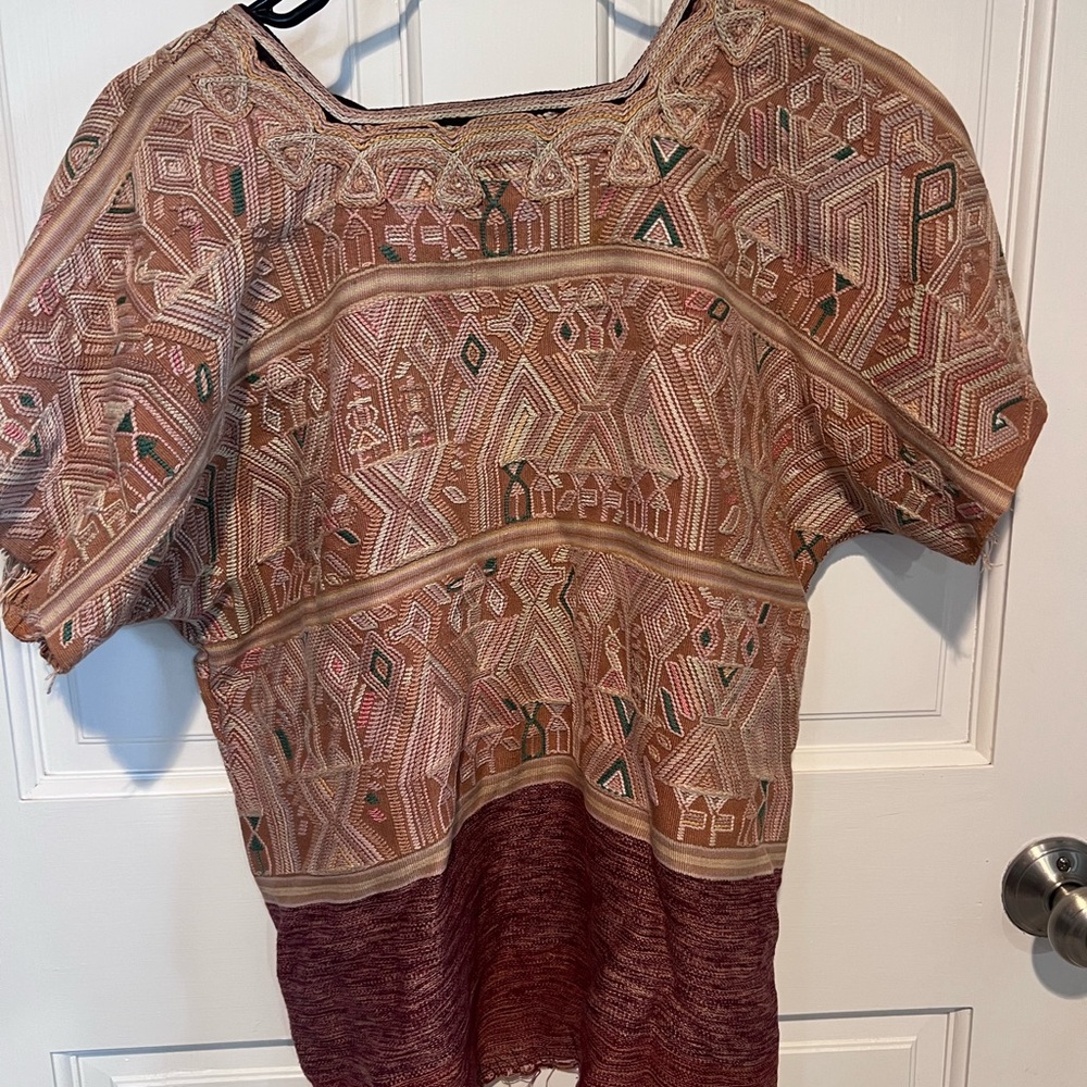 Artemis Women's Tribal Print Short Sleeve Top - Burgundy and Tan - Picture 6 of 7